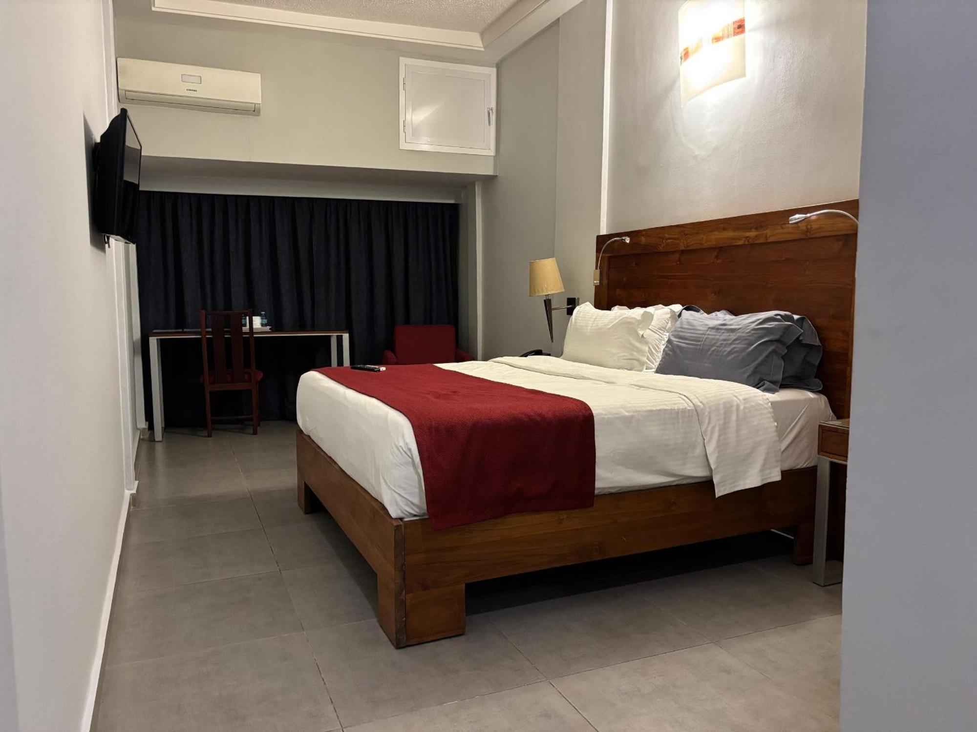 Hotel Du Lac Котону Екстер'єр фото