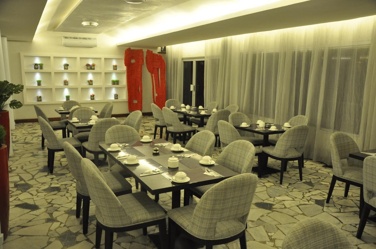 Hotel Du Lac Котону Екстер'єр фото